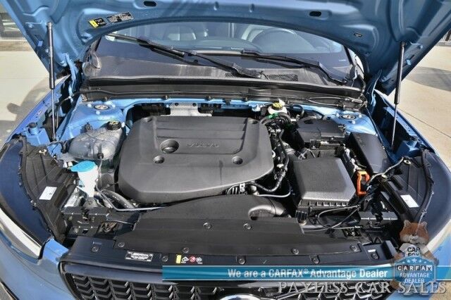 2024 Volvo XC40 Core / Dark Theme / AWD / Power & Heated Leather Seats / Panoramic Sunroof / Navigation / Apple CarPlay & Android Auto / Backup Camera / Lane Departure & Blind Spot Alert / Keyless Entry & Start / 30 MPG / 1-Owner Anchorage AK