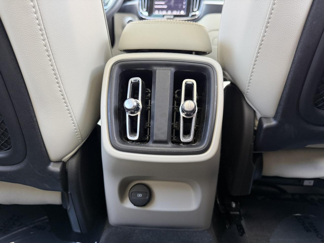 2024 Volvo XC40 Plus Bright Theme Hollywood FL