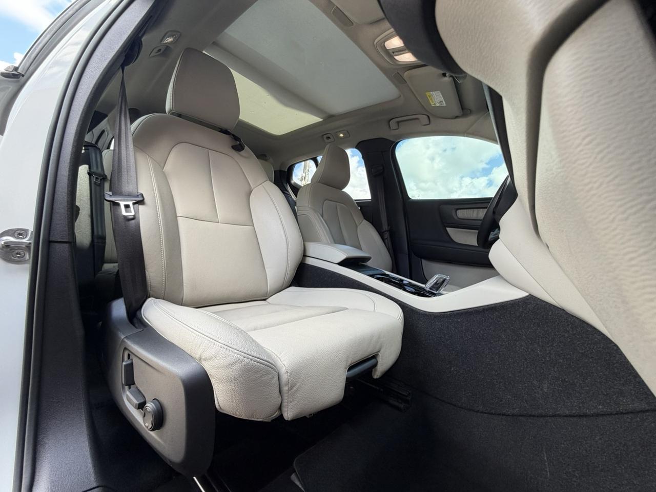 2024 Volvo XC40 Plus Bright Theme Hollywood FL
