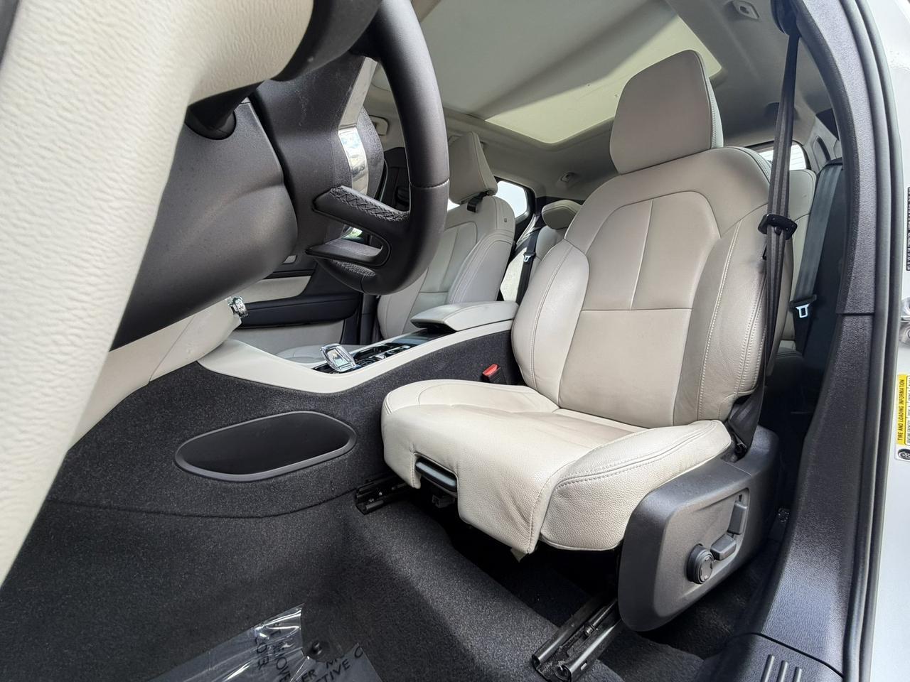 2024 Volvo XC40 Plus Bright Theme Hollywood FL