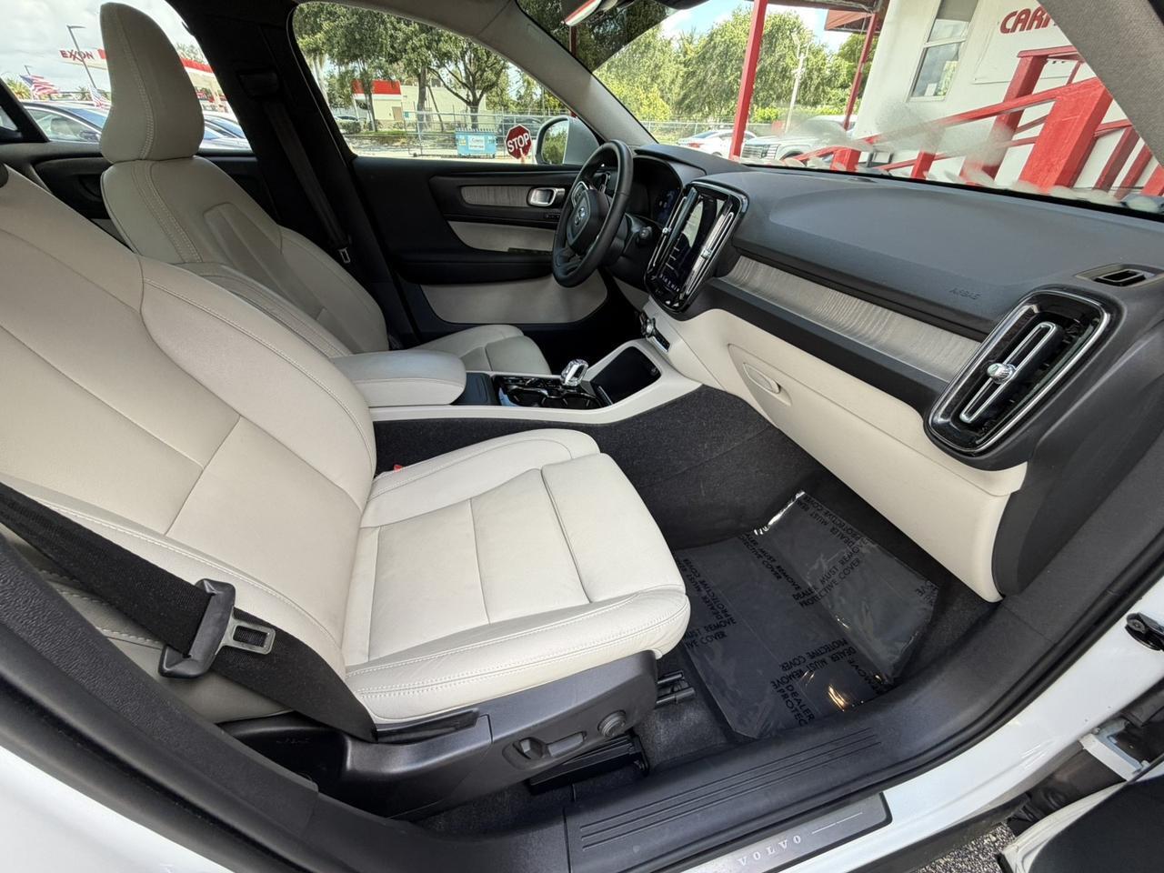 2024 Volvo XC40 Plus Bright Theme Hollywood FL