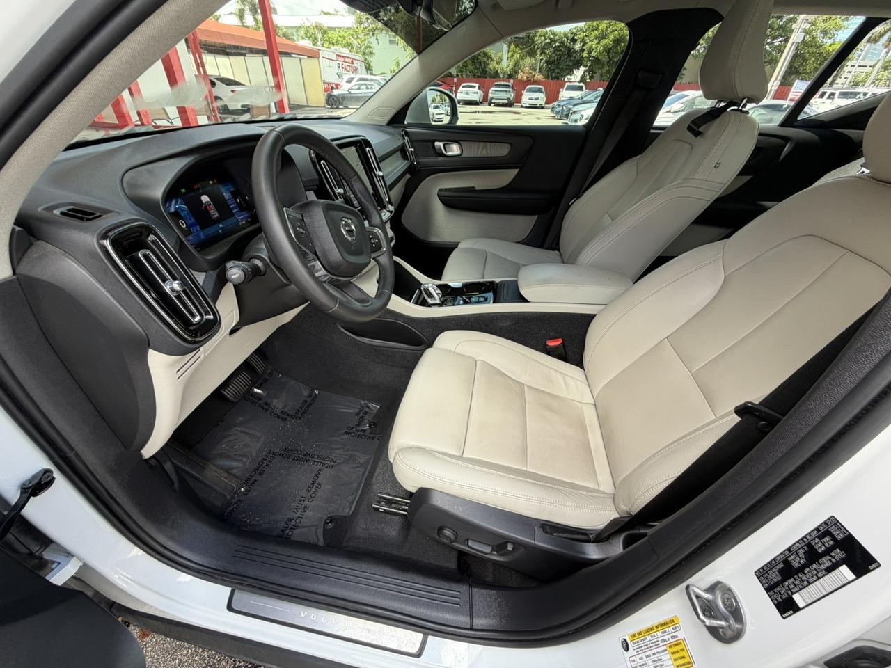 2024 Volvo XC40 Plus Bright Theme Hollywood FL