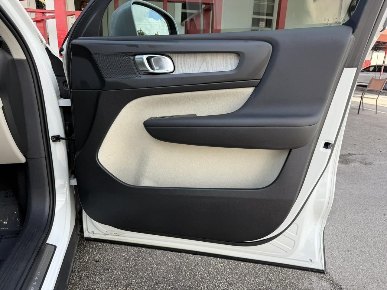 2024 Volvo XC40 Plus Bright Theme Hollywood FL