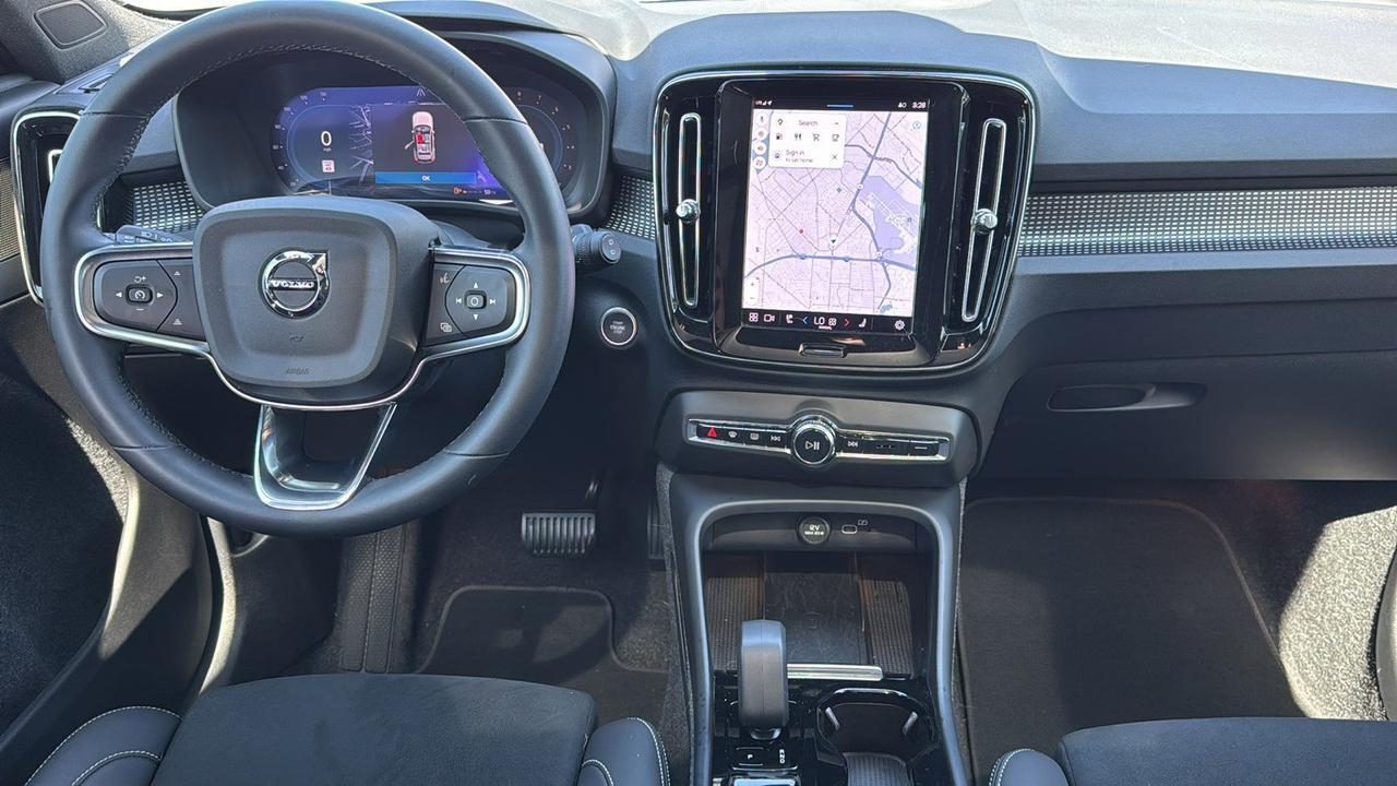 2024 Volvo XC40 Plus Bright Theme San Antonio TX