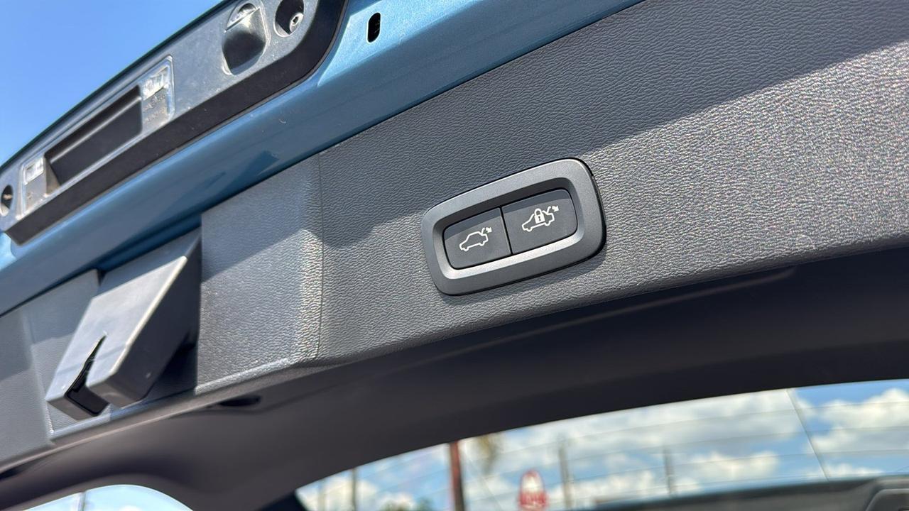 2024 Volvo XC40 Plus Bright Theme San Antonio TX