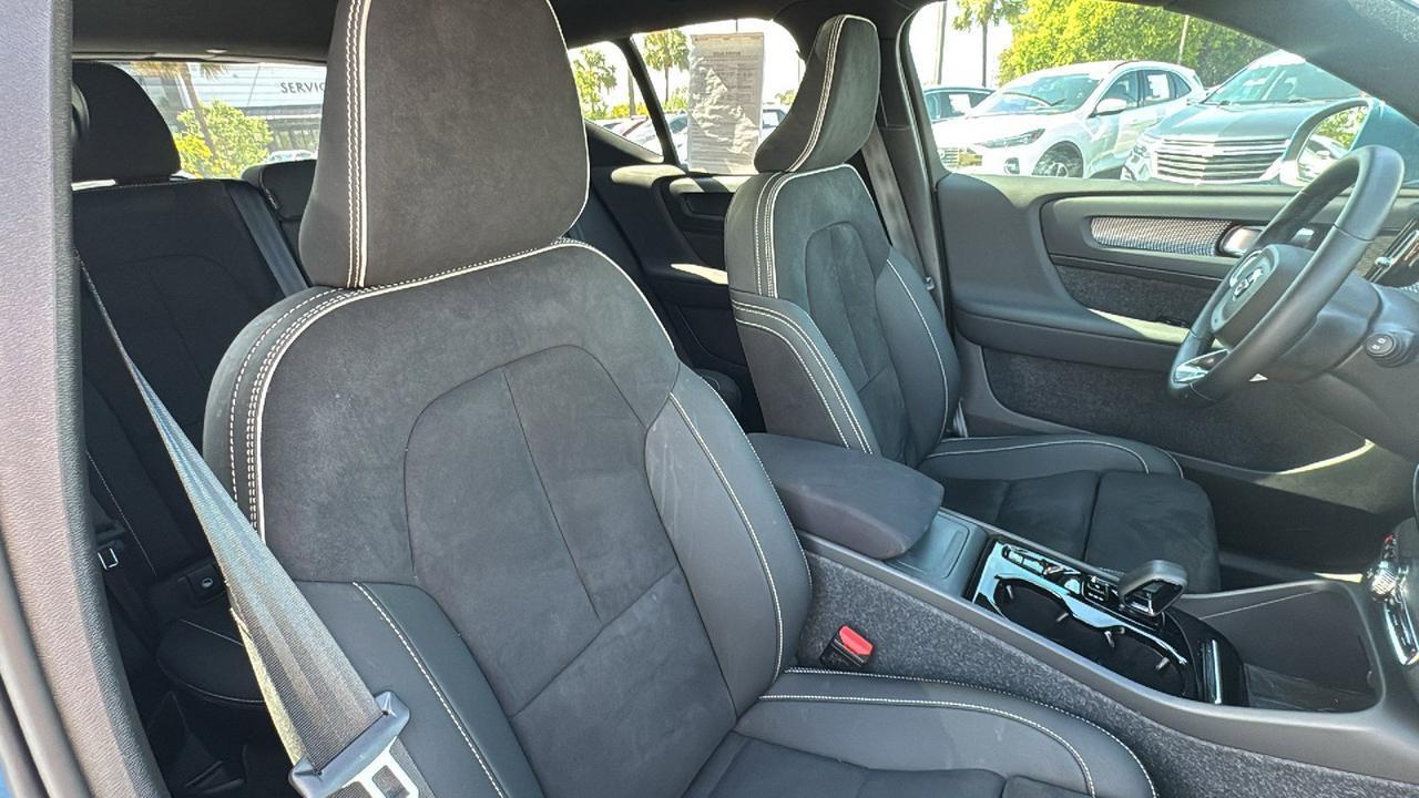 2024 Volvo XC40 Plus Bright Theme San Antonio TX
