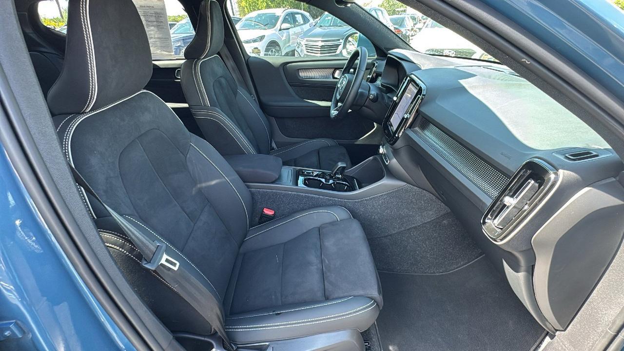 2024 Volvo XC40 Plus Bright Theme San Antonio TX