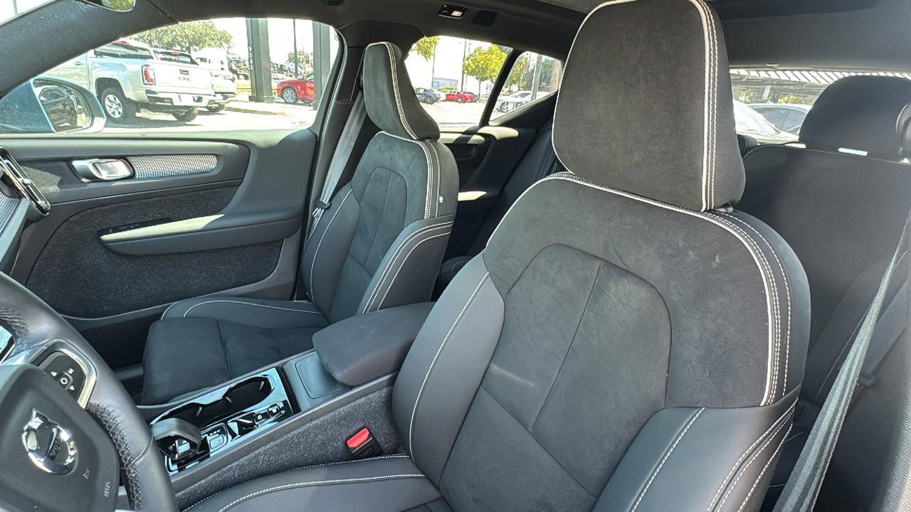 2024 Volvo XC40 Plus Bright Theme San Antonio TX