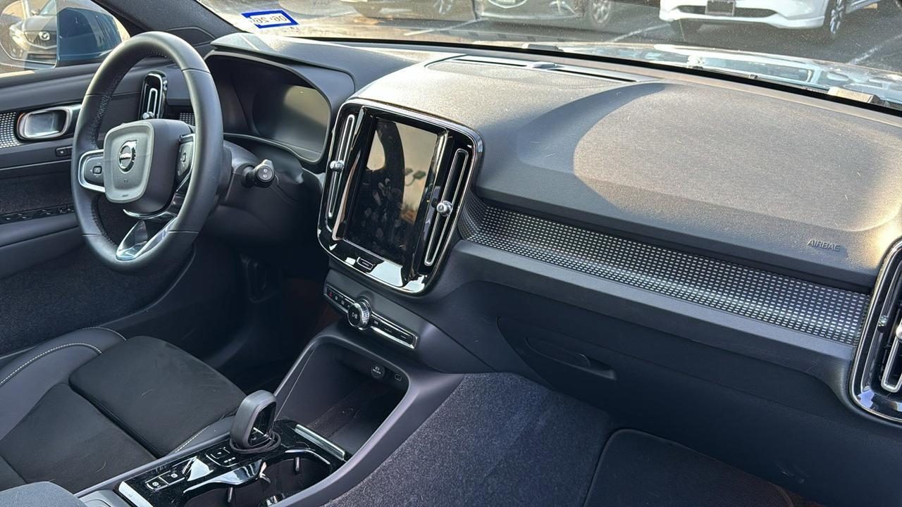 2024 Volvo XC40 Plus Bright Theme San Antonio TX