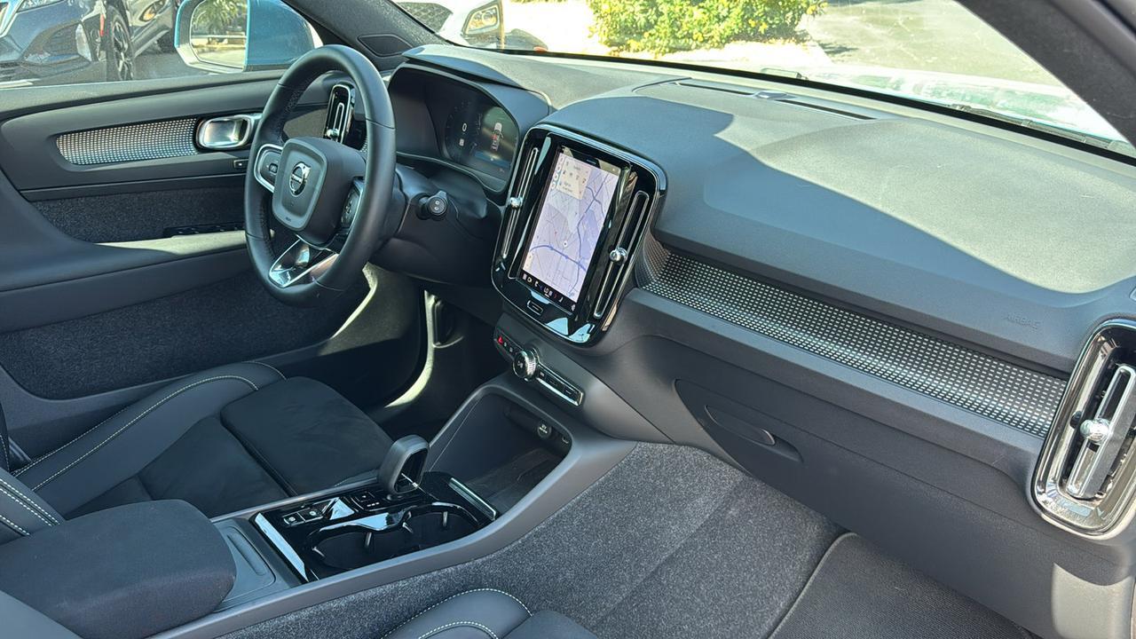 2024 Volvo XC40 Plus Bright Theme San Antonio TX