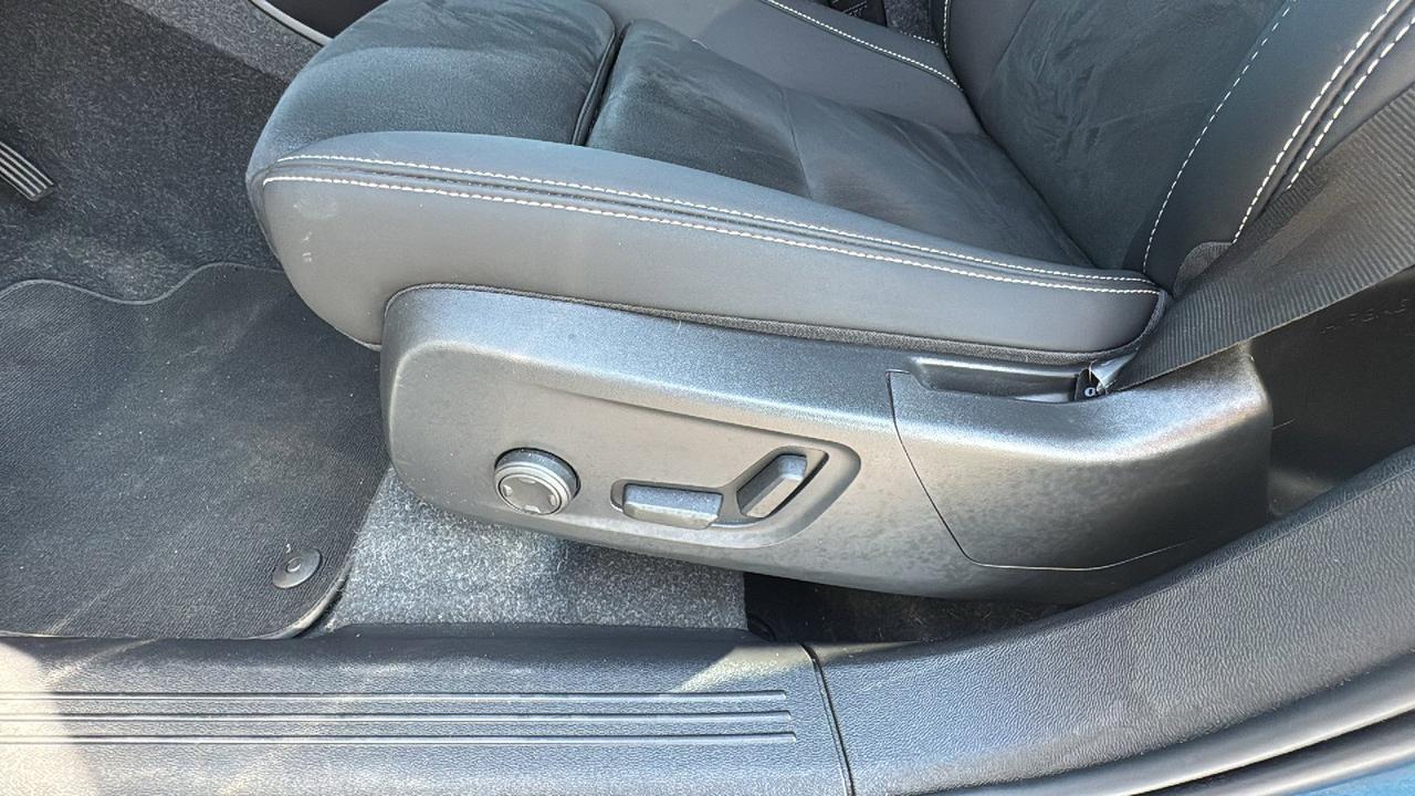 2024 Volvo XC40 Plus Bright Theme San Antonio TX