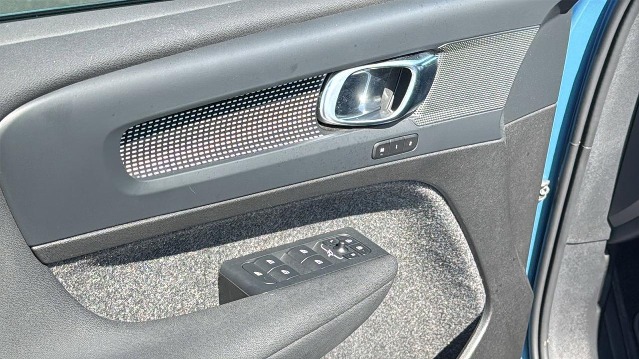 2024 Volvo XC40 Plus Bright Theme San Antonio TX