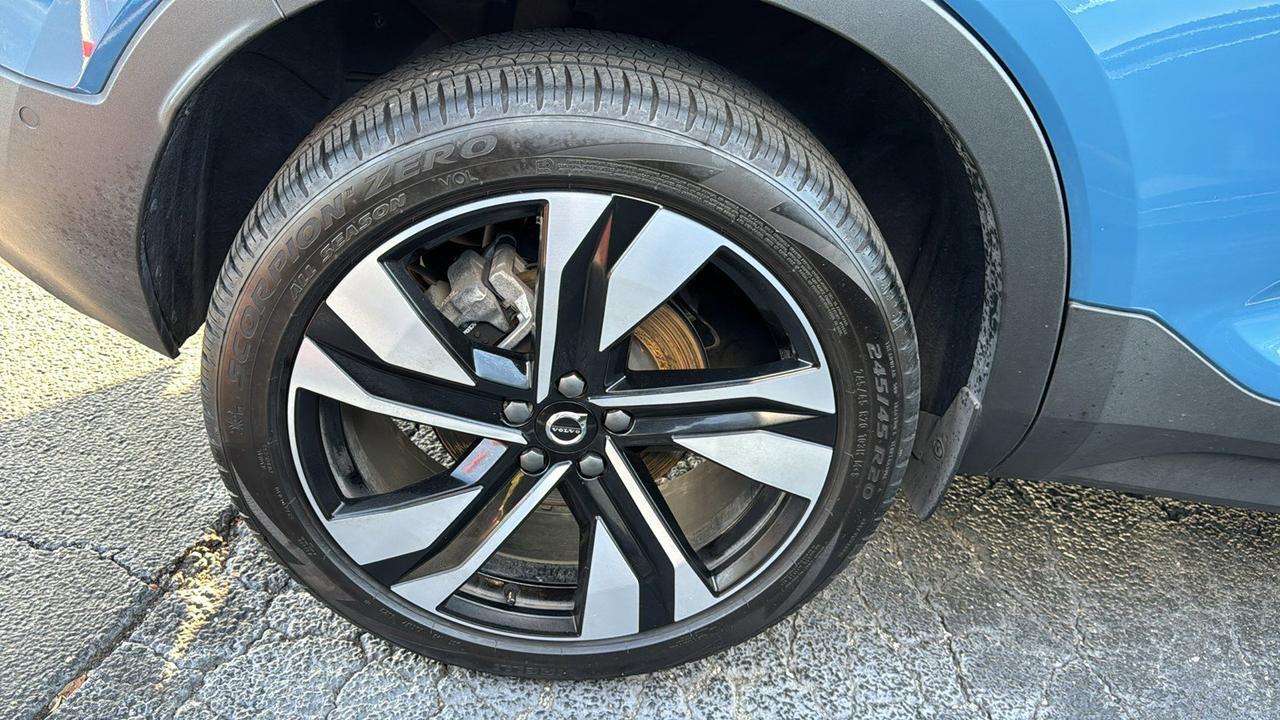 2024 Volvo XC40 Plus Bright Theme San Antonio TX