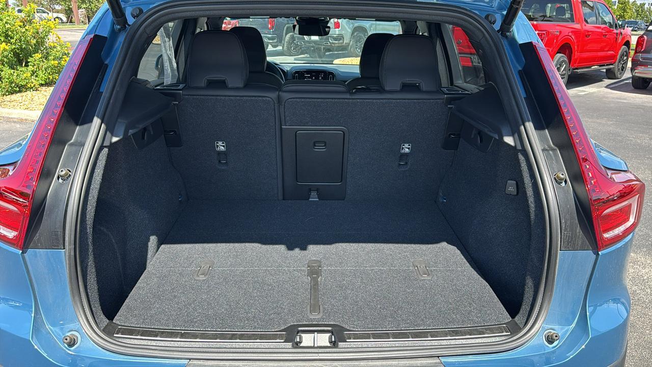 2024 Volvo XC40 Plus Bright Theme San Antonio TX