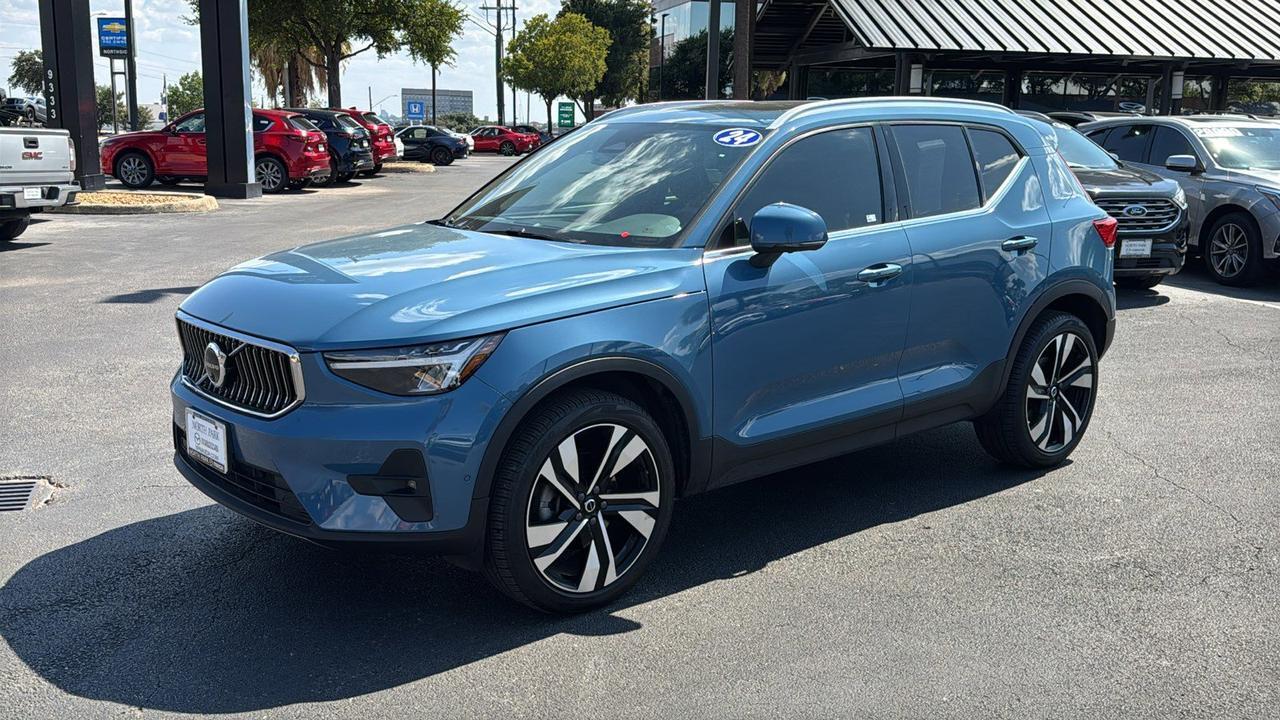 2024 Volvo XC40 Plus Bright Theme San Antonio TX
