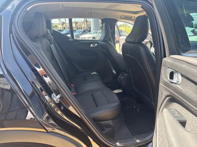 2024 Volvo XC40 Plus Bright Theme Springfield IL
