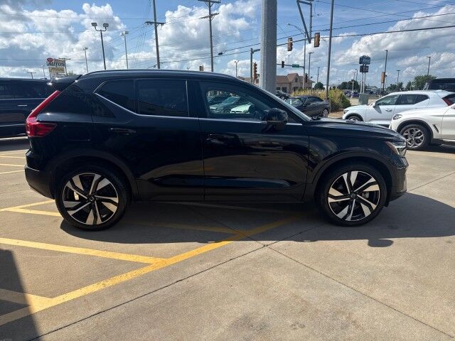 2024 Volvo XC40 Plus Bright Theme Springfield IL