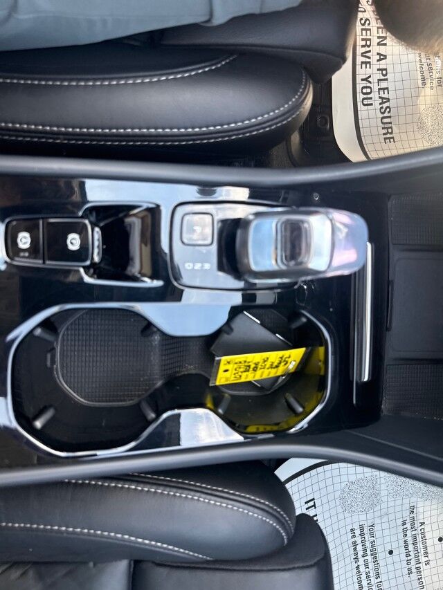 2024 Volvo XC40 Plus Bright Theme Springfield IL