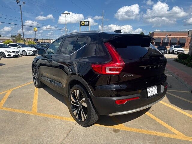 2024 Volvo XC40 Plus Bright Theme