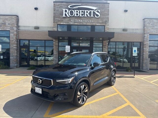 2024 Volvo XC40 Plus Bright Theme