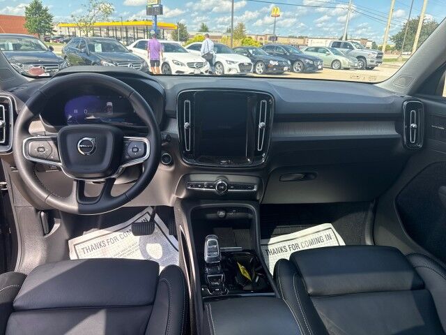 2024 Volvo XC40 Plus Bright Theme Springfield IL