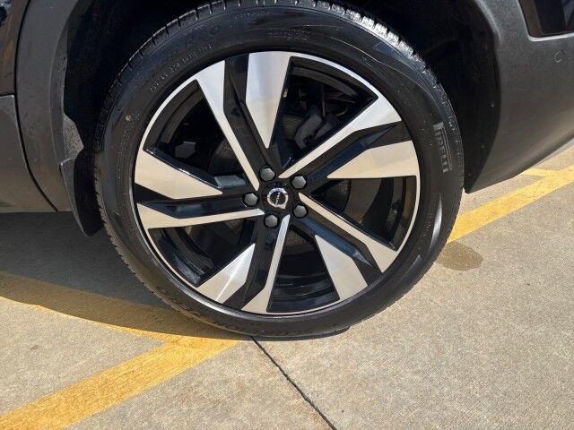 2024 Volvo XC40 Plus Bright Theme Springfield IL