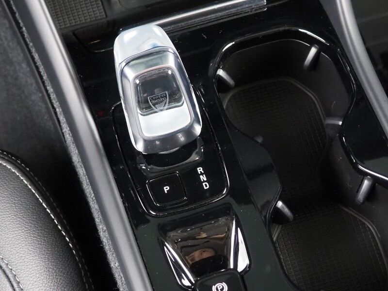 2024 Volvo XC40 Plus Dark Theme AWD *NAVIGATION, SAFETY ALERTS, 360 VIEW CAMERAS, PANORAMA MOONROOF, HEATED SEATS/STEERING, POWER LIFTGATE, KEYLESS ENTRY, PARK ASSIST, 20 INCH WHEELS, APPLE CARPLAY Round Rock TX