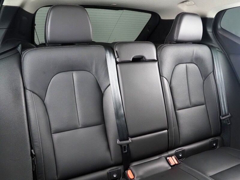 2024 Volvo XC40 Plus Dark Theme AWD *NAVIGATION, SAFETY ALERTS, 360 VIEW CAMERAS, PANORAMA MOONROOF, HEATED SEATS/STEERING, POWER LIFTGATE, KEYLESS ENTRY, PARK ASSIST, 20 INCH WHEELS, APPLE CARPLAY Round Rock TX