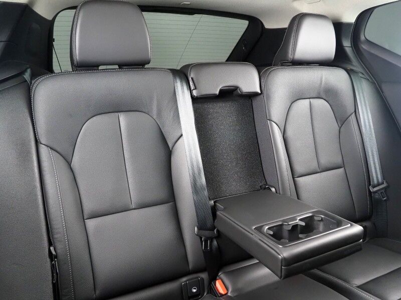 2024 Volvo XC40 Plus Dark Theme AWD *NAVIGATION, SAFETY ALERTS, 360 VIEW CAMERAS, PANORAMA MOONROOF, HEATED SEATS/STEERING, POWER LIFTGATE, KEYLESS ENTRY, PARK ASSIST, 20 INCH WHEELS, APPLE CARPLAY Round Rock TX