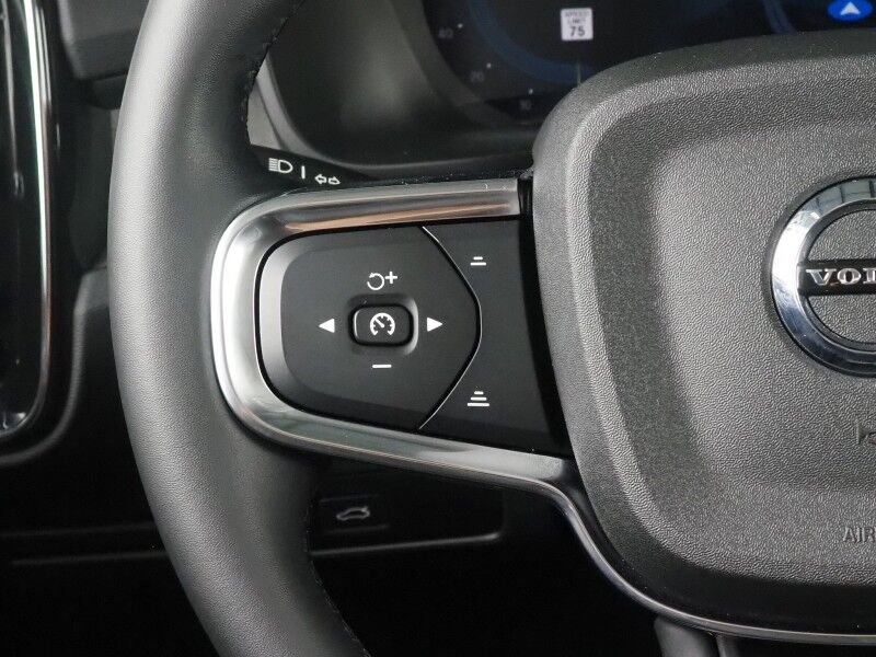 2024 Volvo XC40 Plus Dark Theme AWD *NAVIGATION, SAFETY ALERTS, 360 VIEW CAMERAS, PANORAMA MOONROOF, HEATED SEATS/STEERING, POWER LIFTGATE, KEYLESS ENTRY, PARK ASSIST, 20 INCH WHEELS, APPLE CARPLAY Round Rock TX