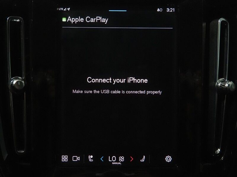 2024 Volvo XC40 Plus Dark Theme AWD *NAVIGATION, SAFETY ALERTS, 360 VIEW CAMERAS, PANORAMA MOONROOF, HEATED SEATS/STEERING, POWER LIFTGATE, KEYLESS ENTRY, PARK ASSIST, 20 INCH WHEELS, APPLE CARPLAY Round Rock TX
