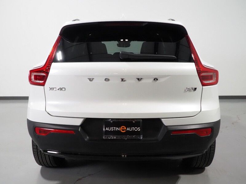 2024 Volvo XC40 Plus Dark Theme AWD *NAVIGATION, SAFETY ALERTS, 360 VIEW CAMERAS, PANORAMA MOONROOF, HEATED SEATS/STEERING, POWER LIFTGATE, KEYLESS ENTRY, PARK ASSIST, 20 INCH WHEELS, APPLE CARPLAY Round Rock TX