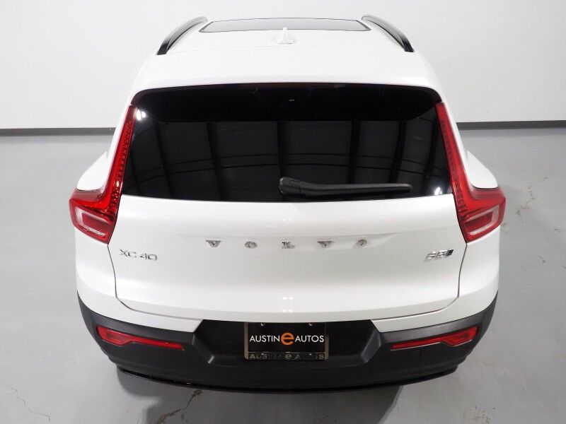 2024 Volvo XC40 Plus Dark Theme AWD *NAVIGATION, SAFETY ALERTS, 360 VIEW CAMERAS, PANORAMA MOONROOF, HEATED SEATS/STEERING, POWER LIFTGATE, KEYLESS ENTRY, PARK ASSIST, 20 INCH WHEELS, APPLE CARPLAY Round Rock TX