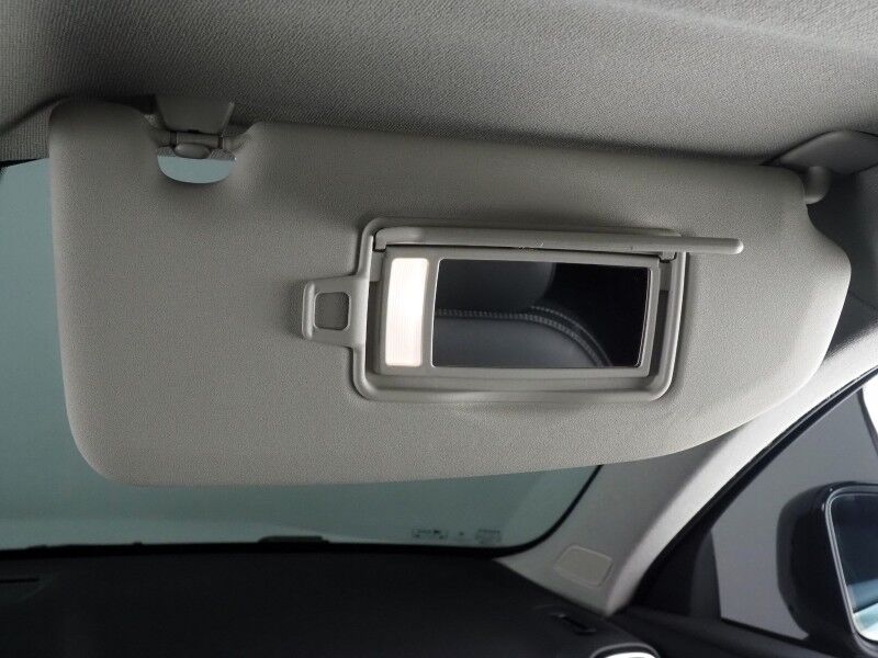 2024 Volvo XC40 Plus Dark Theme AWD *NAVIGATION, SAFETY ALERTS, 360 VIEW CAMERAS, PANORAMA MOONROOF, HEATED SEATS/STEERING, POWER LIFTGATE, KEYLESS ENTRY, PARK ASSIST, 20 INCH WHEELS, APPLE CARPLAY Round Rock TX