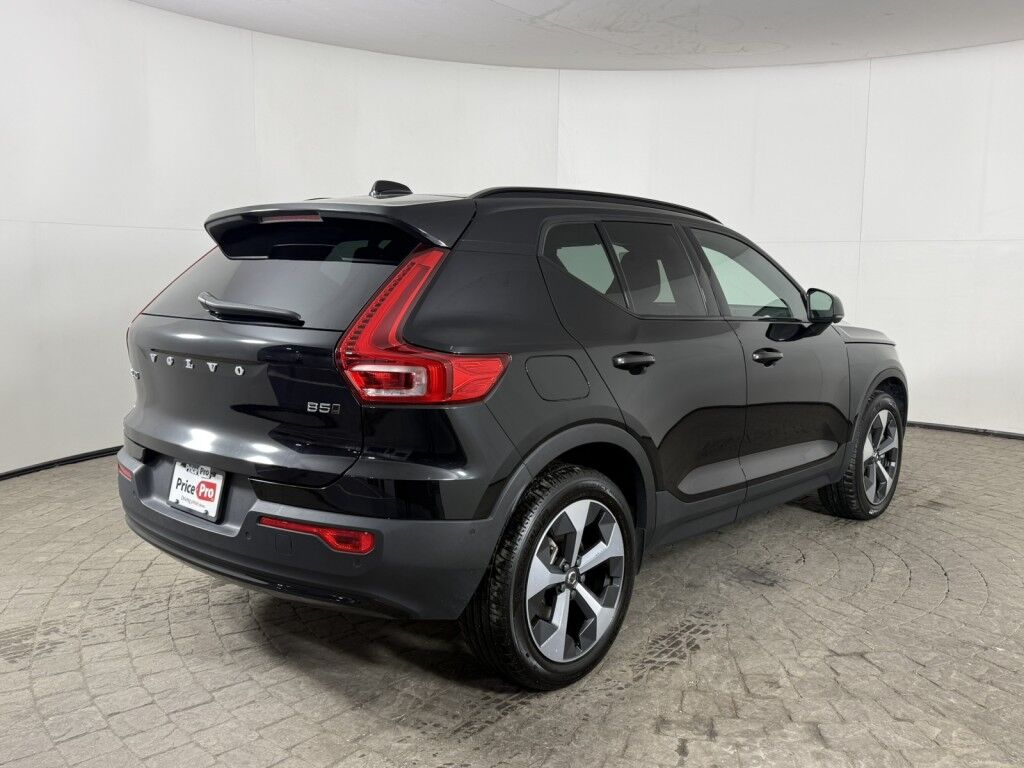 2024 Volvo XC40 Plus Dark Theme Maumee OH