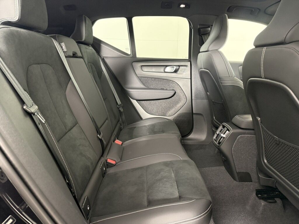 2024 Volvo XC40 Plus Dark Theme Maumee OH