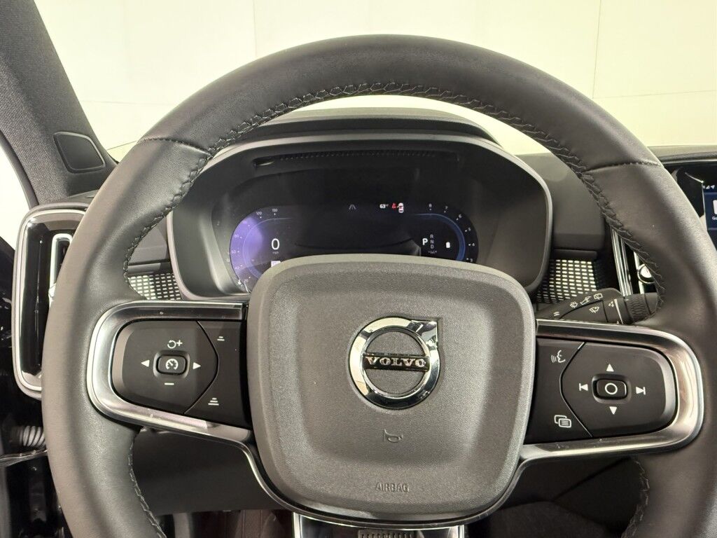 2024 Volvo XC40 Plus Dark Theme Maumee OH