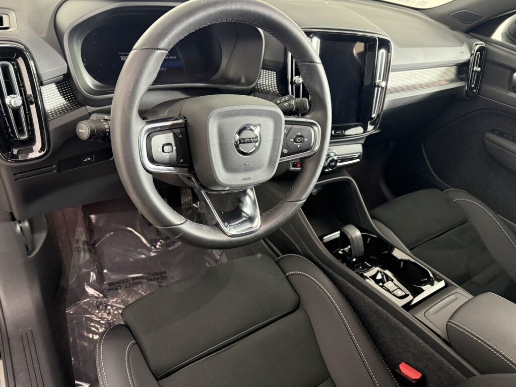 2024 Volvo XC40 Plus Dark Theme Maumee OH