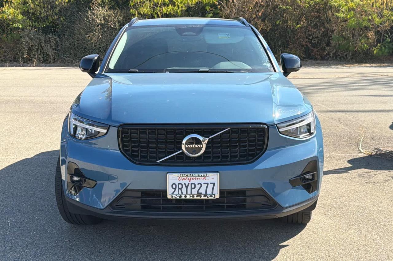 2024 Volvo XC40 Plus Dark Theme Roseville CA