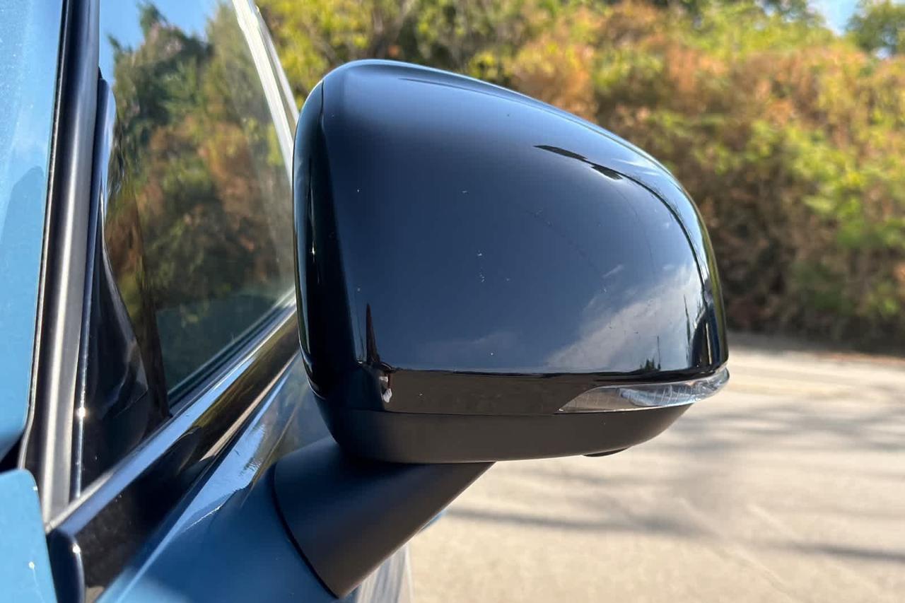 2024 Volvo XC40 Plus Dark Theme Roseville CA