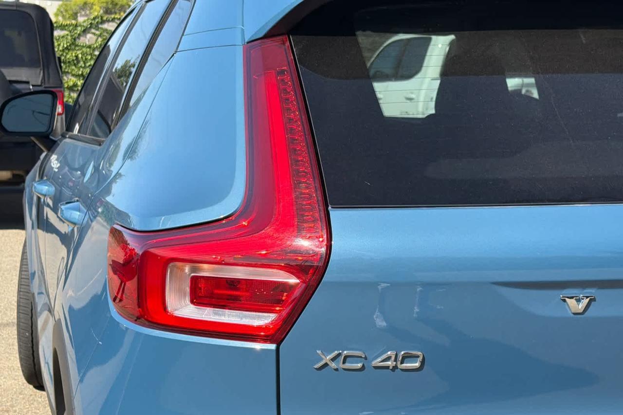 2024 Volvo XC40 Plus Dark Theme Roseville CA
