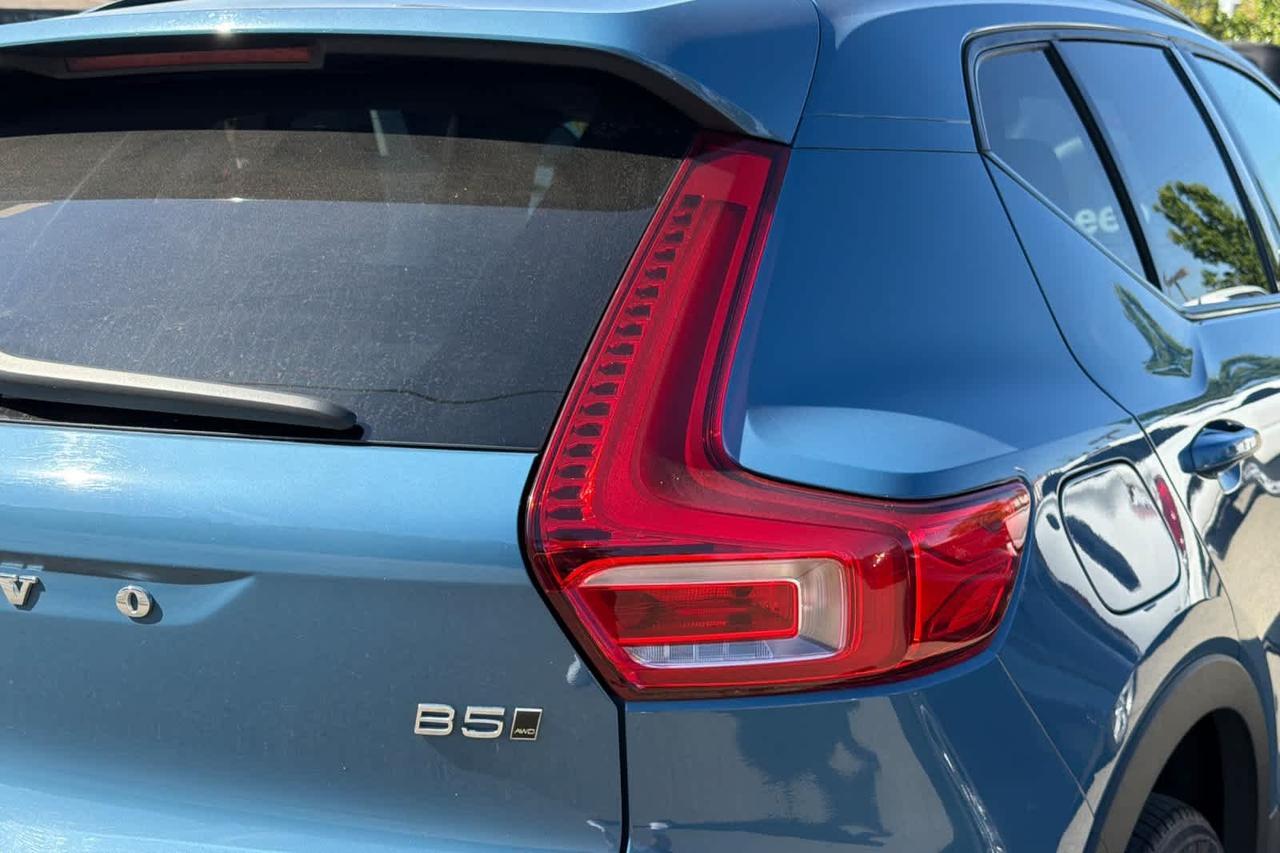 2024 Volvo XC40 Plus Dark Theme Roseville CA