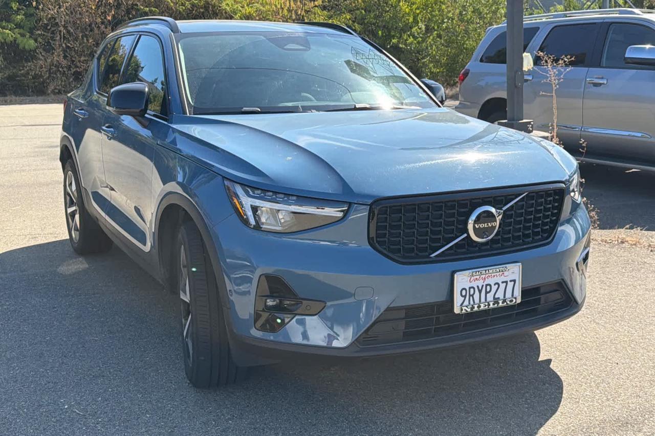 2024 Volvo XC40 Plus Dark Theme Roseville CA
