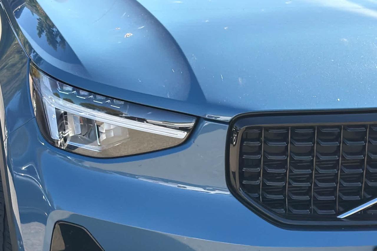 2024 Volvo XC40 Plus Dark Theme Roseville CA