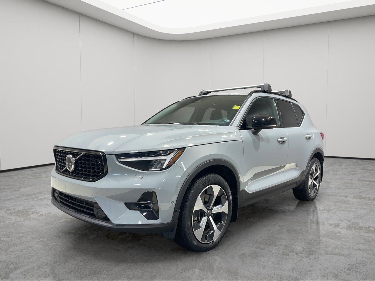 2024 Volvo XC40 Plus Dark Theme