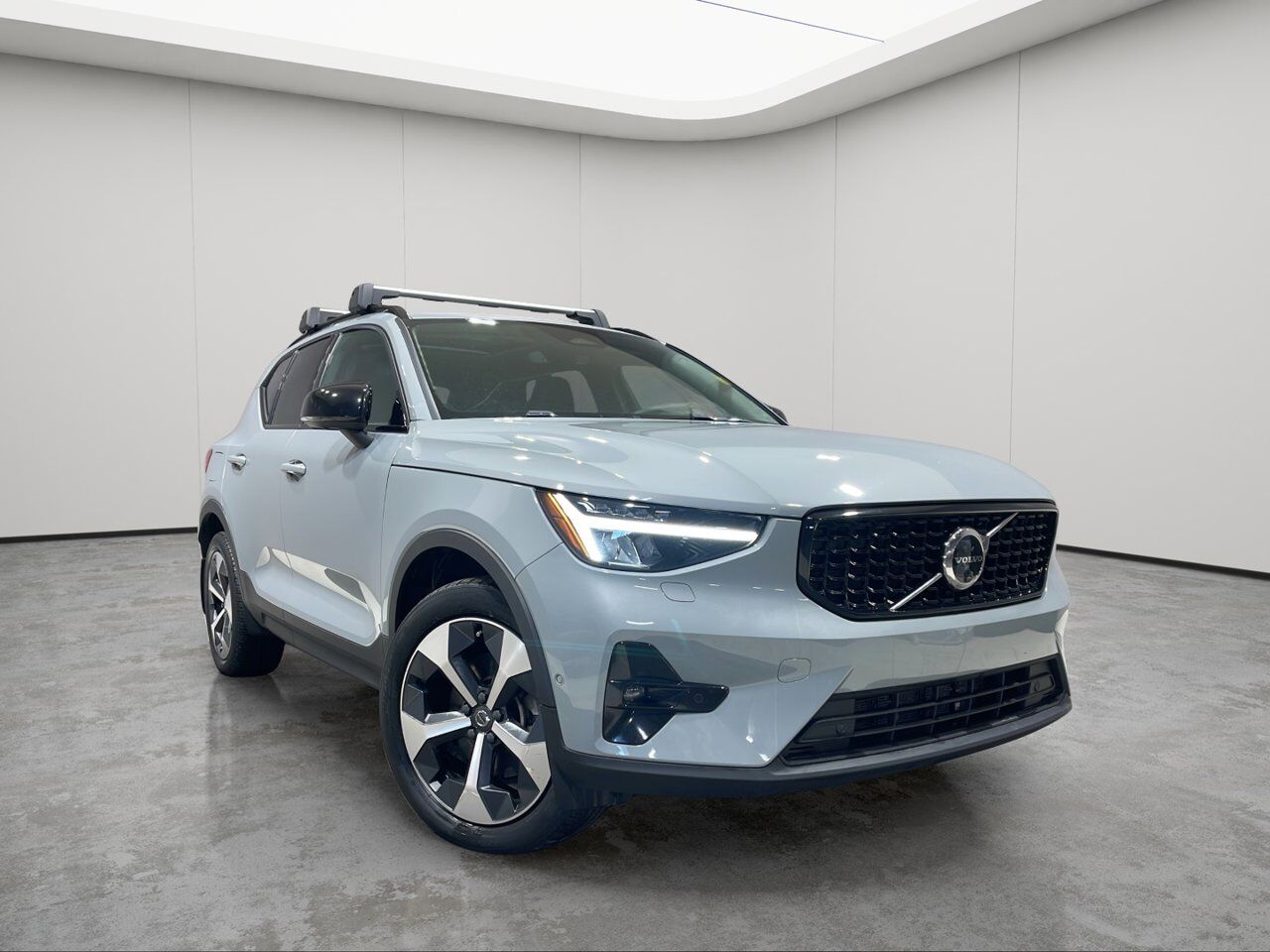 2024 Volvo XC40 Plus Dark Theme