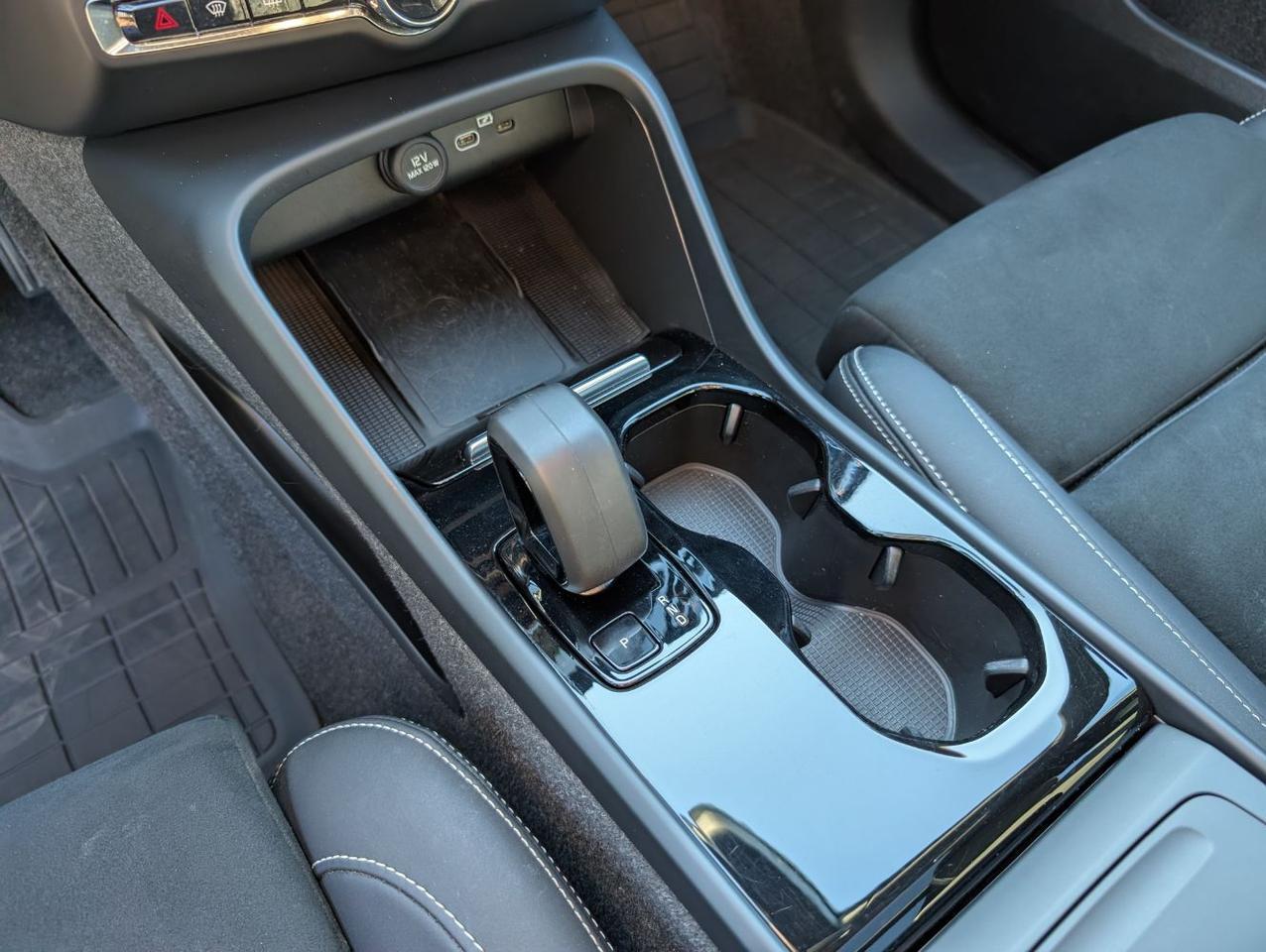 2024 Volvo XC40 Recharge Dual Motor AWD PLUS | 402hp, High Performance Audio, 360° Cam, Heat Pump, 4 Heated Seats & Htd Wheel Portland OR