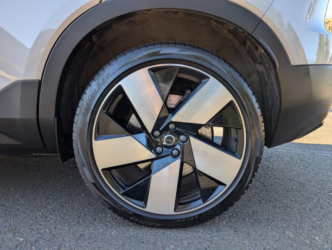 2024 Volvo XC40 Recharge Dual Motor AWD PLUS | 402hp, High Performance Audio, 360° Cam, Heat Pump, 4 Heated Seats & Htd Wheel Portland OR