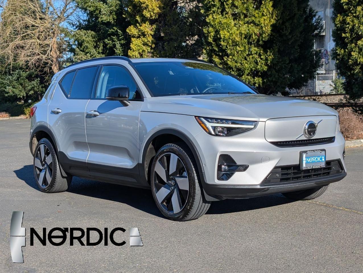 2024 Volvo XC40 Recharge Dual Motor AWD PLUS | 402hp, High Performance Audio, 360° Cam, Heat Pump, 4 Heated Seats & Htd Wheel