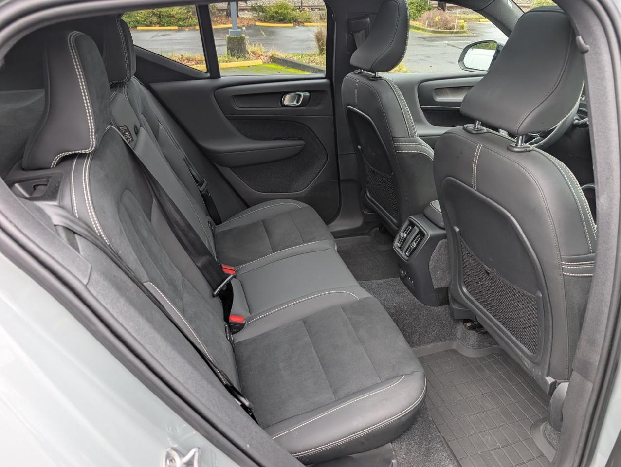 2024 Volvo XC40 Recharge Dual Motor AWD ULTIMATE | 402hp, HK Premium Audio, Pilot Assist, 360° Cam, 4 Heated Seats & Wheel Portland OR